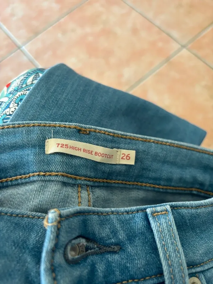 Jean levis bleu 725 - photo numéro 5