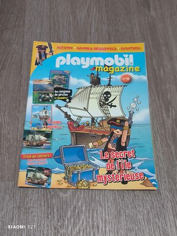 Livre Playmobil numéro 10 + poster