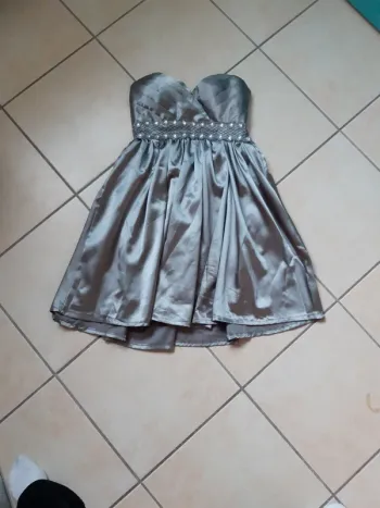 Robe de soirée bustier gris argenté