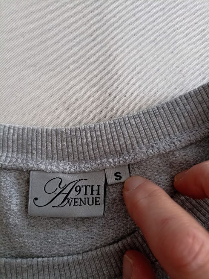 Sweat "You Are Loved" - photo numéro 3