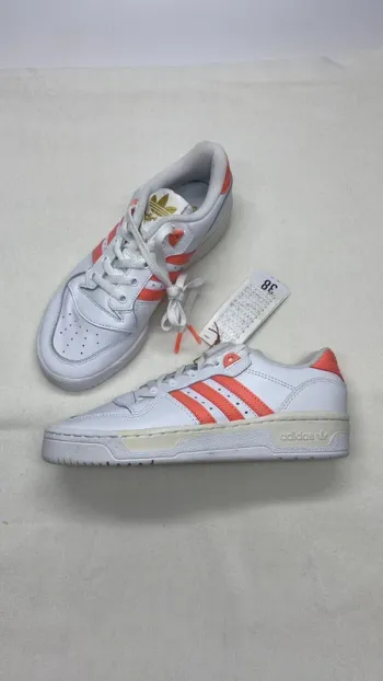 Baskets Adidas Rivalry low 38