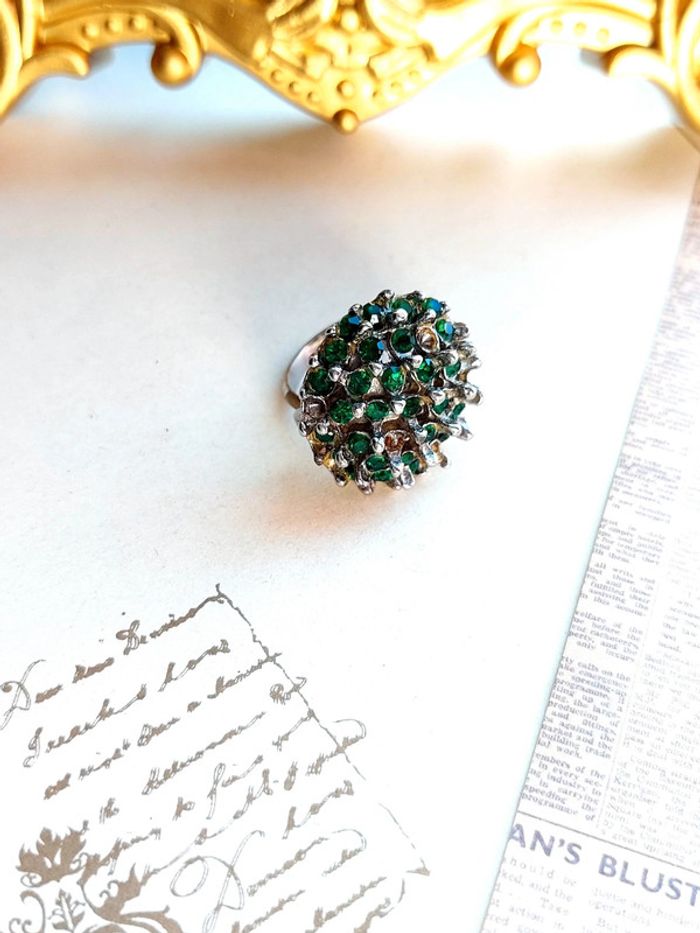 Magnifique bague ajustable pierre verte style vintage - photo numéro 3