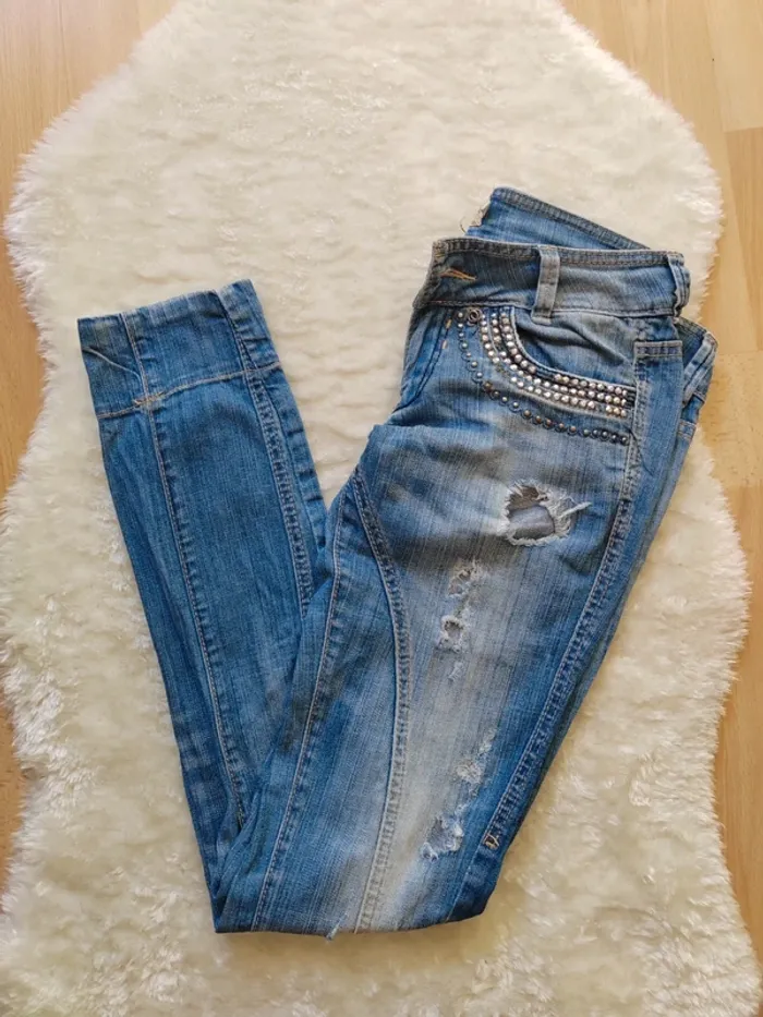 Jean déchiré taille 34 femme skinny