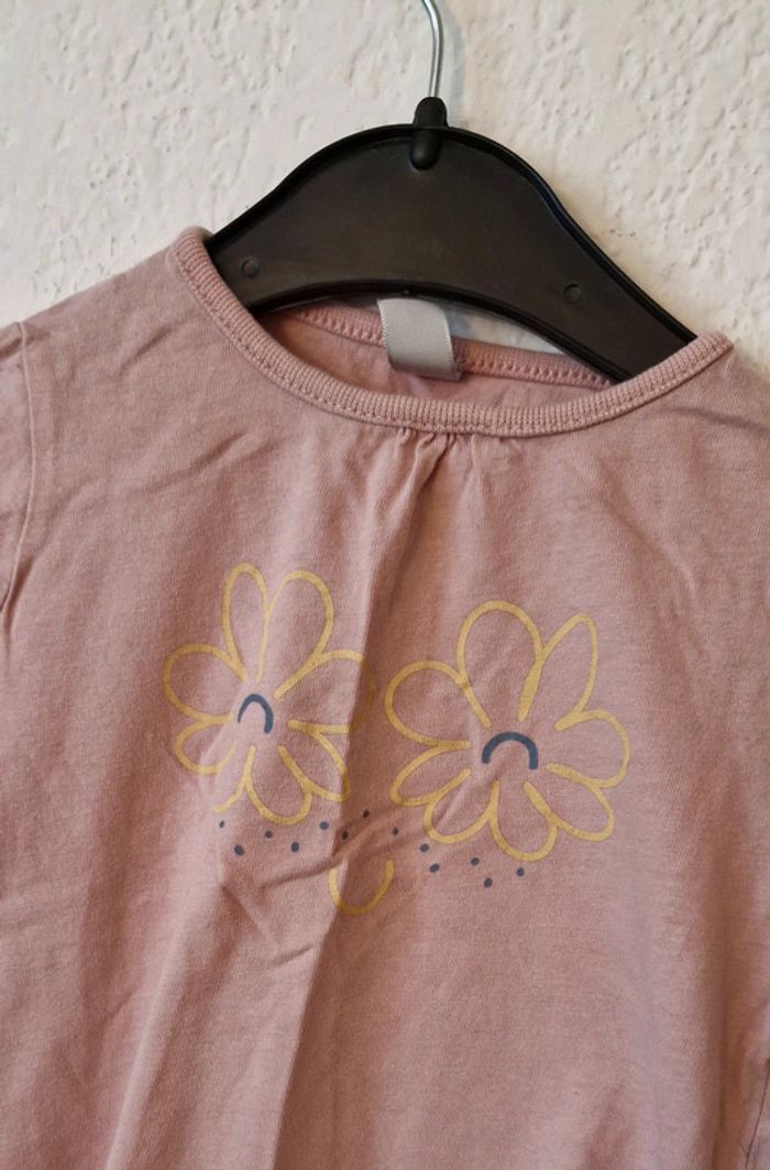 🩷 Tee-shirt manches courtes pour fille taille 12 mois - photo numéro 3