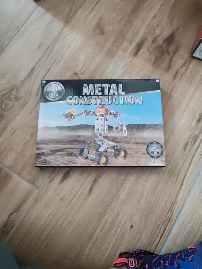 Metal construction Robot