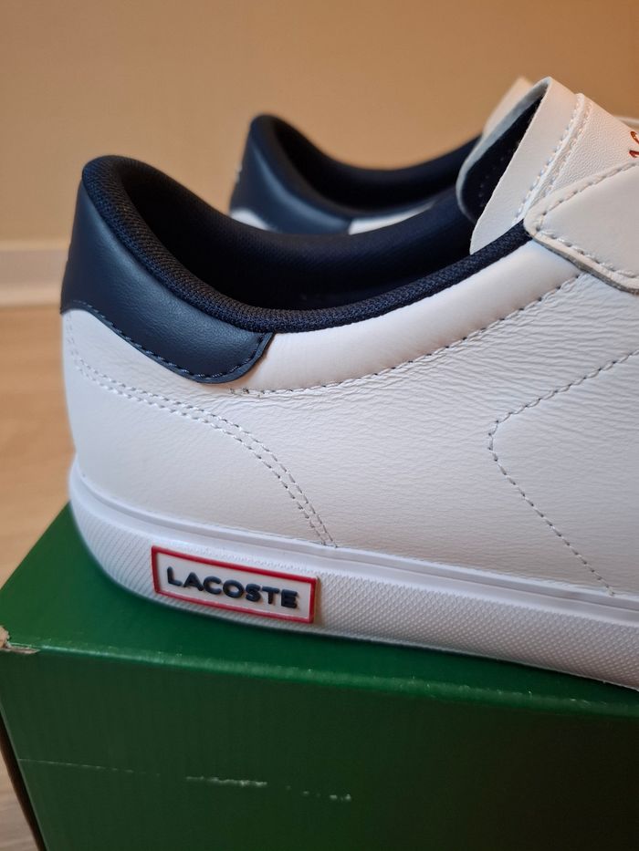 Baskets Lacoste t. 45 100%Cuir, Neuf jamais porte, valeur 150euro - photo numéro 2