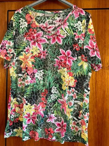 T-shirt fleuri multicolore col  v Canda