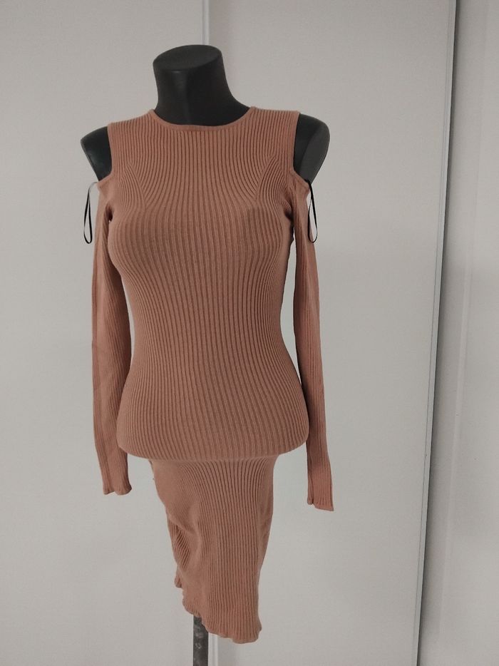 Robes femme taille S comme neuf prix  5 euros  la robes - photo numéro 3