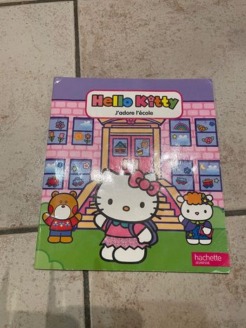 Livre souple Hello Kitty J'adore l'école