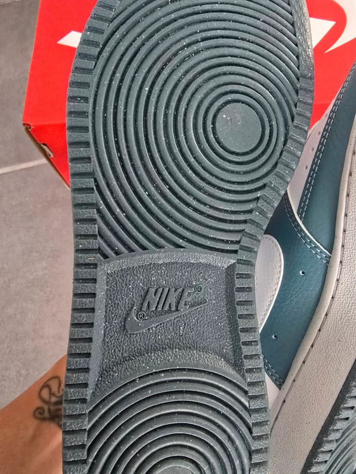 Basket nike Dunk turquoise et blanche - photo numéro 7