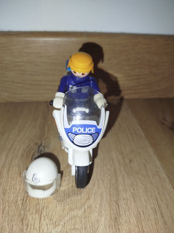 Moto de police Playmobil