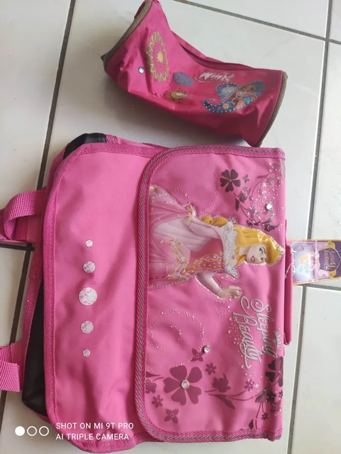Lot trousses p'tit Louis disney cartable winx