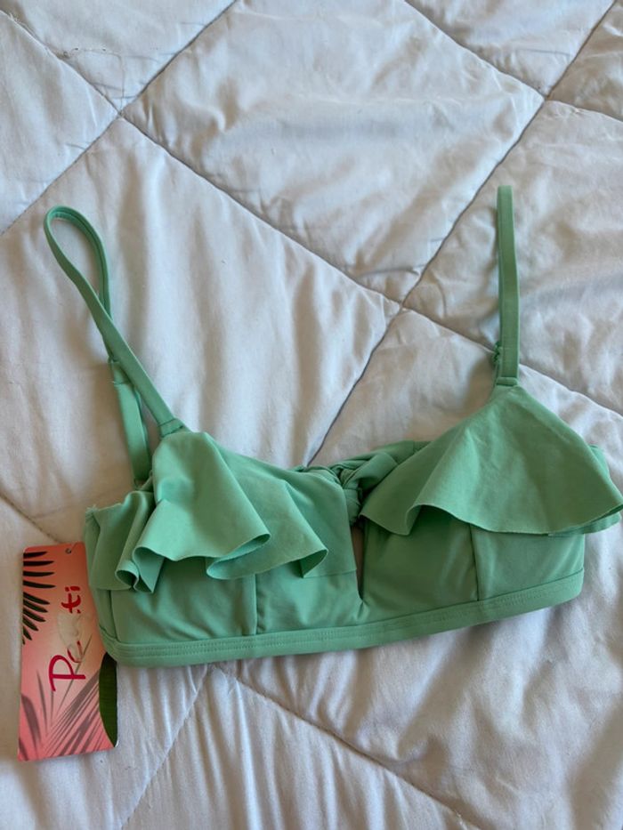 Haut de maillot de bain vert palle volant coque bretelles neuf taille XXS/32