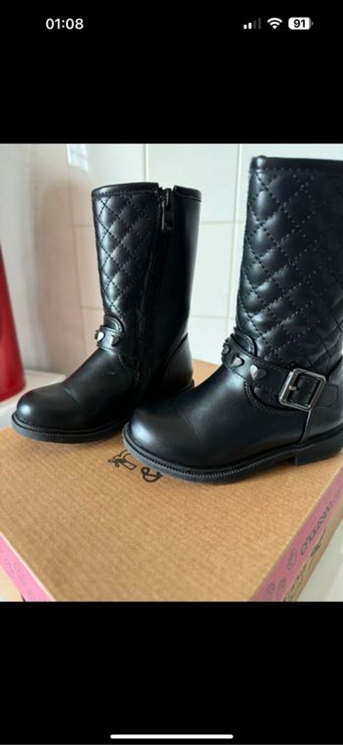 Bottes noires - photo numéro 2