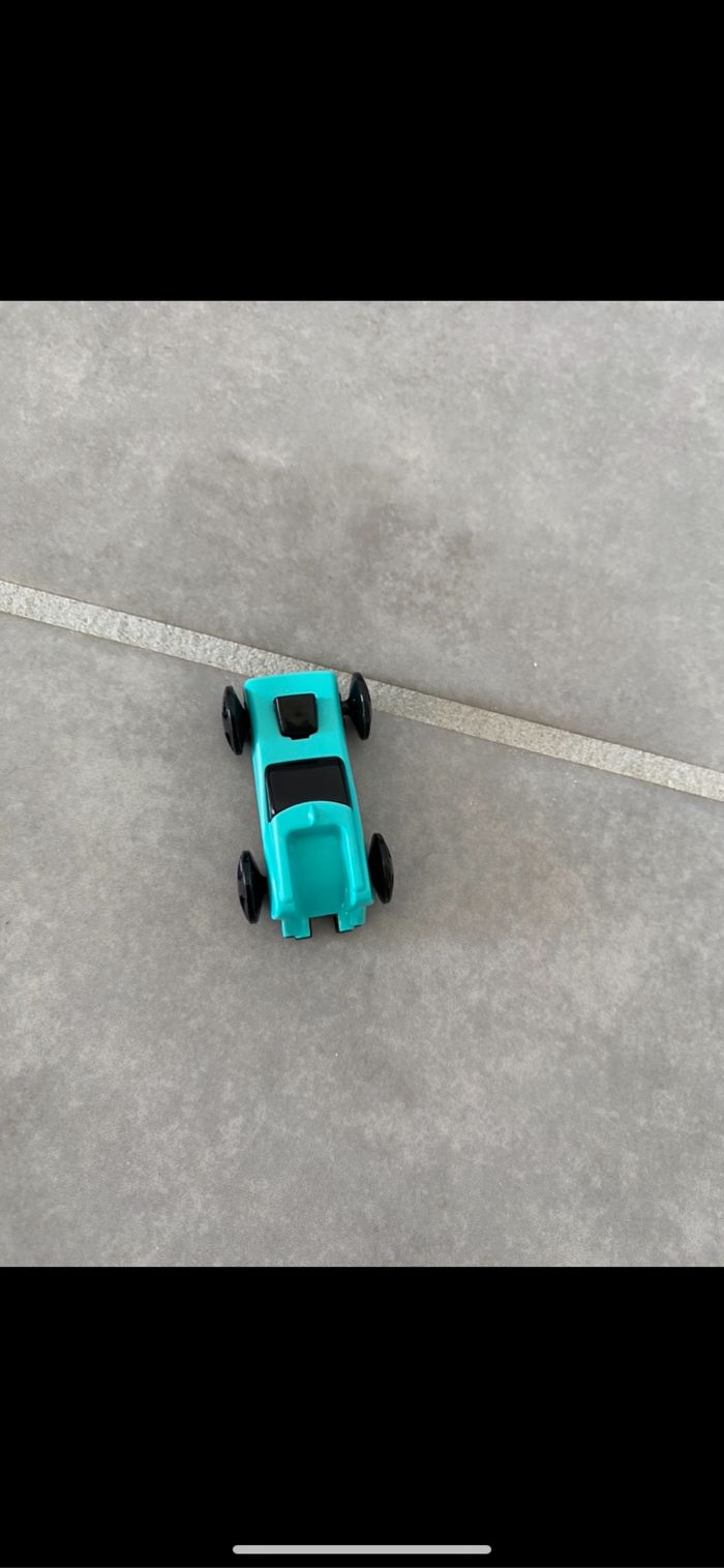 Jouet voiture - photo numéro 2