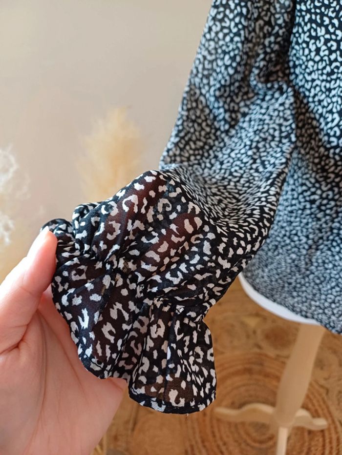 Blouse noire à imprimé Léopard Majolica taille M 38 - photo numéro 4