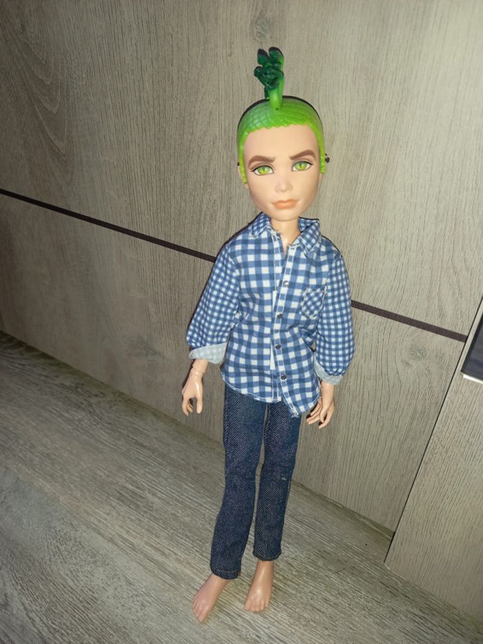poupée monster high garçon deuce gorgon
