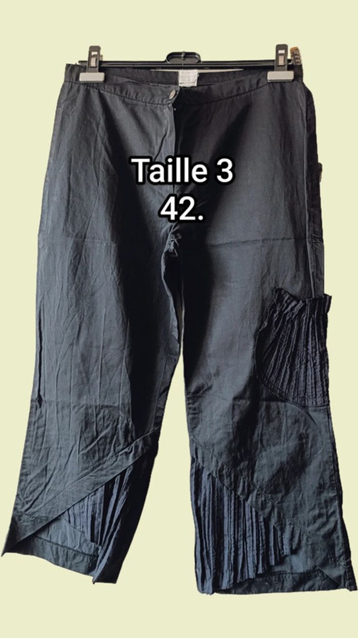 Superbe pantalon noir vintage. Taille 3. Carole.
