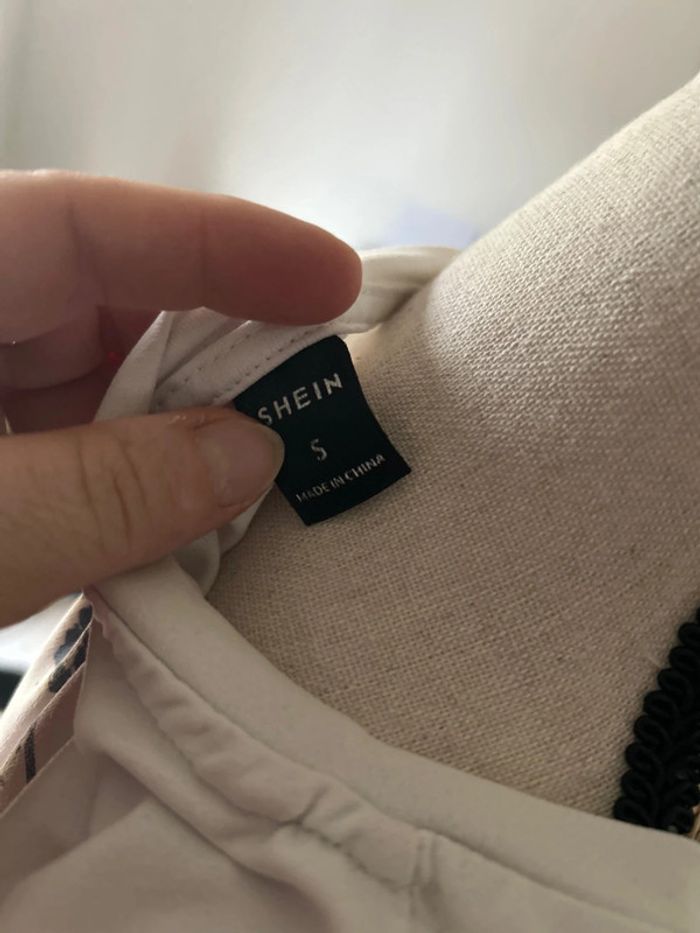 T-shirt imprimer au dos SHEIN - photo numéro 3