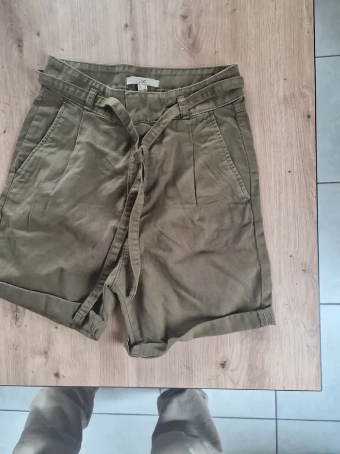 Short femme été kaki taille 34 marque edc bye esprit neuf sans étiquette - photo numéro 2