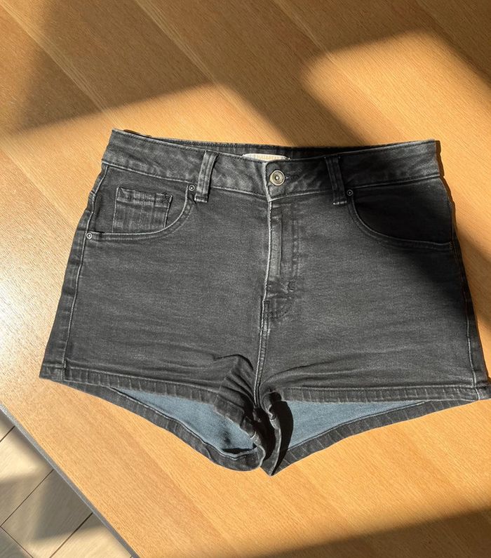 Short noir basique Pull & Bear - summer denim