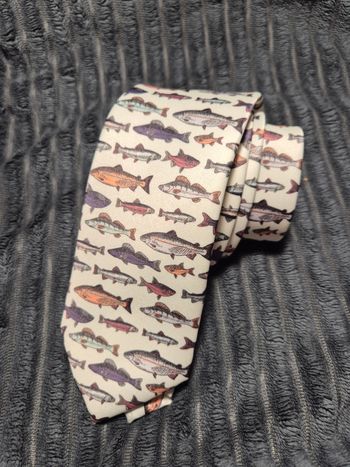 Cravate à imprimé poissons
