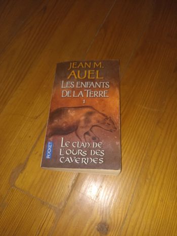 Le clan de l' ours des cavernes