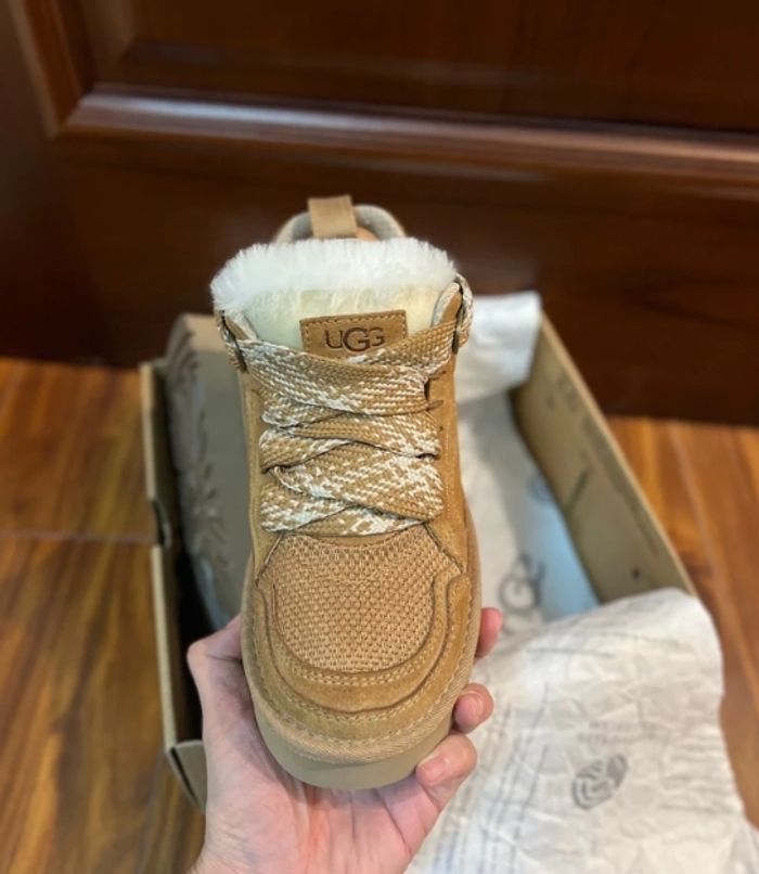 Bottes de neige UGG, pointure 37 - photo numéro 2