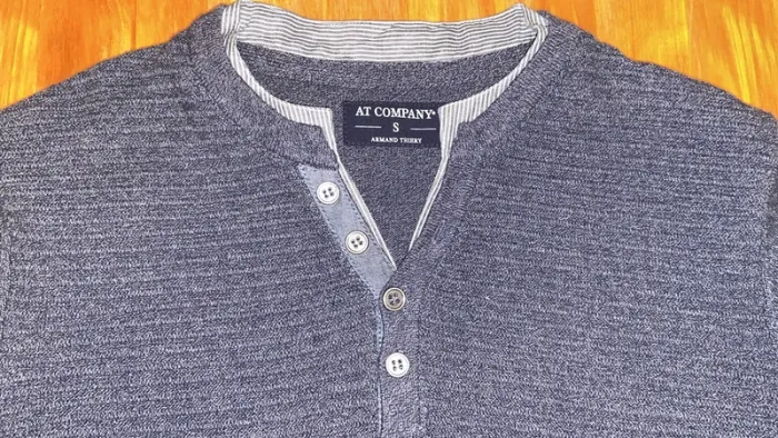 Pull léger bleu jean Armand Thiery taille S - photo numéro 3