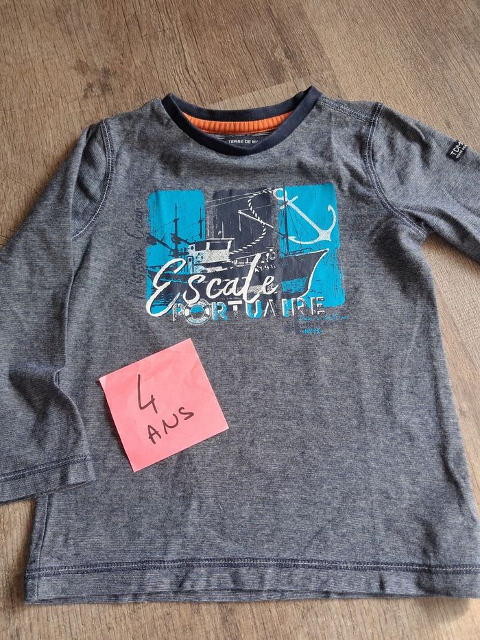 Tshirt manches longues 4 ans