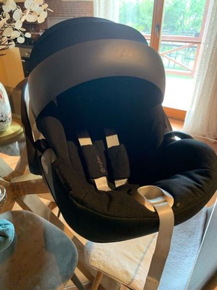 Siège auto bébé cloud Z I-SIZE plus deep black cyber