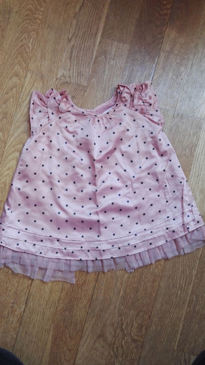 Robe satinée rose 12mois + sa culotte - photo numéro 3