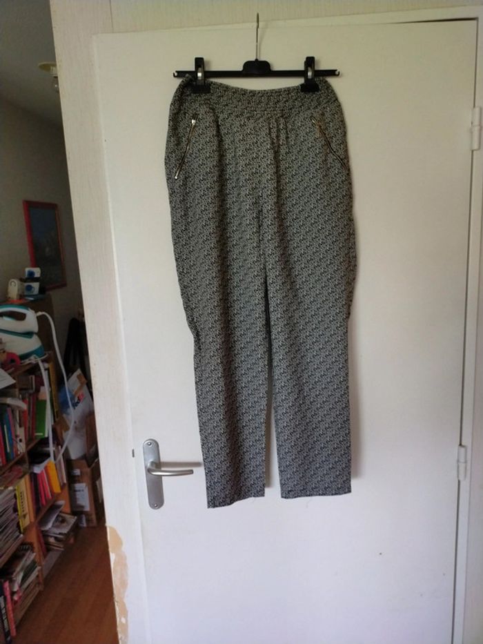 Joli pantalon large et en bon état - photo numéro 3