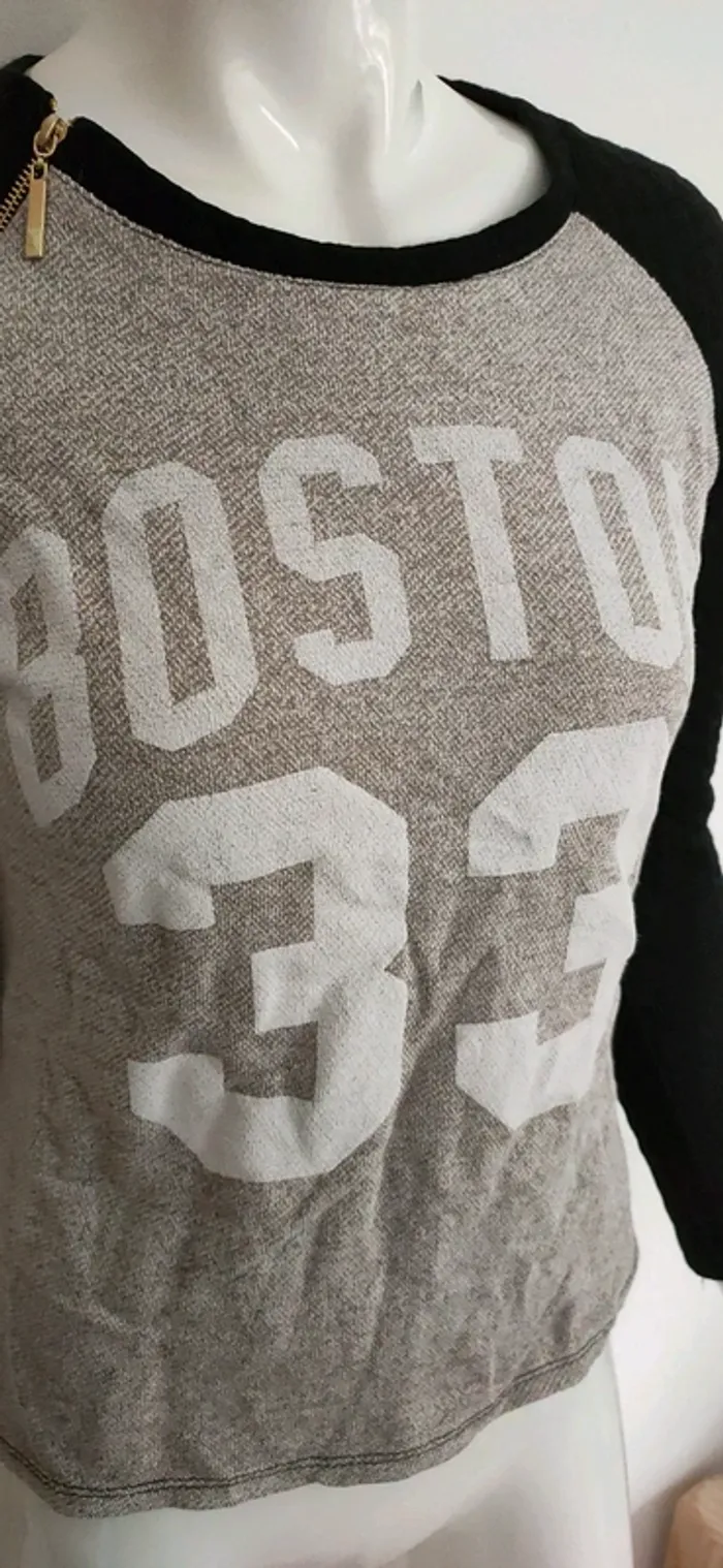 T shirt Boston gris et noir jamais porté - photo numéro 2
