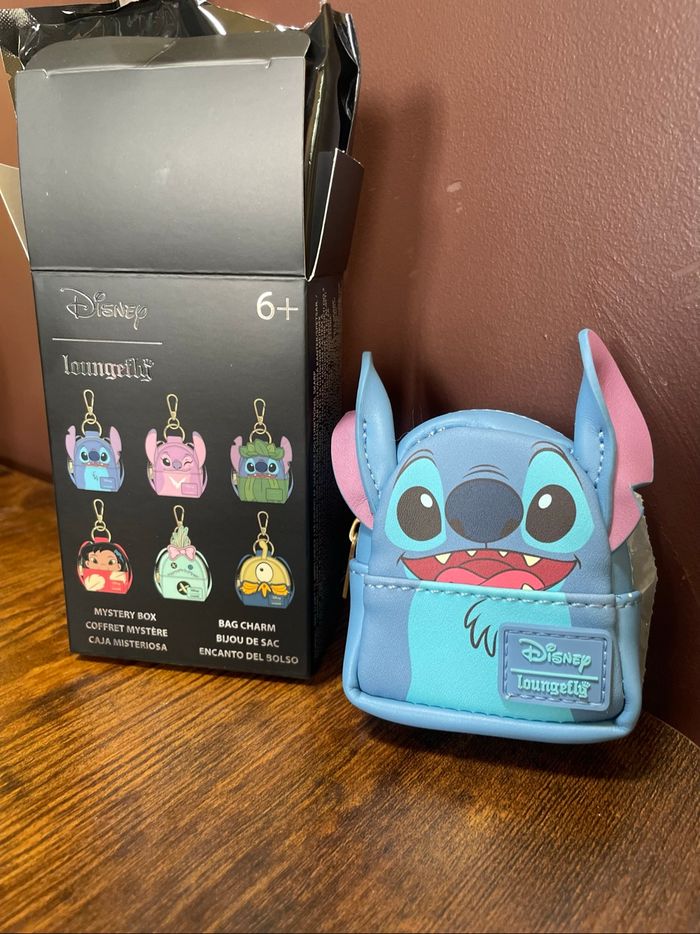 Mini Loungefly mystery Stitch Disney - photo numéro 4