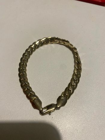 Joli bracelet doré