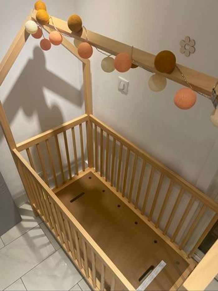 Lit bébé neuf maison du monde cabane  barreau évolutif - photo numéro 3