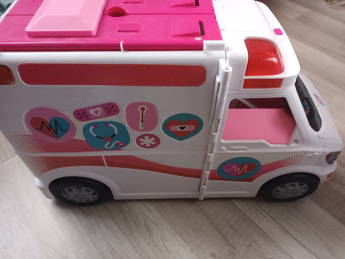 Véhicule médical barbie - photo numéro 8
