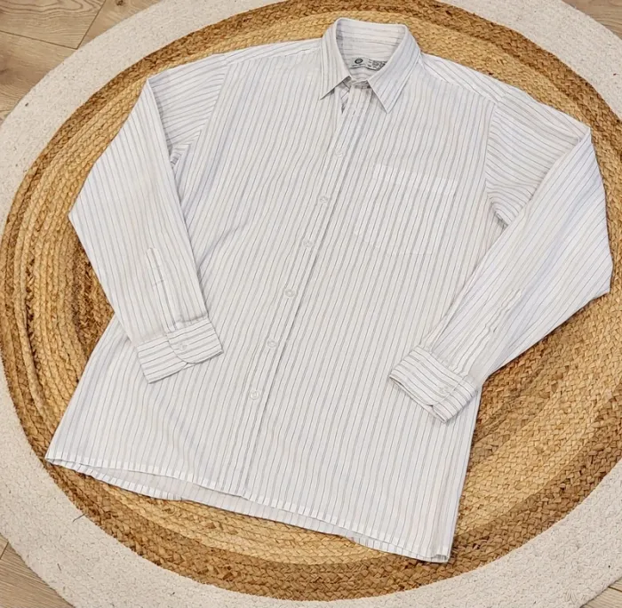 Chemise homme C&A rayée blanche/grise - Taille L - Très bon état - photo numéro 2