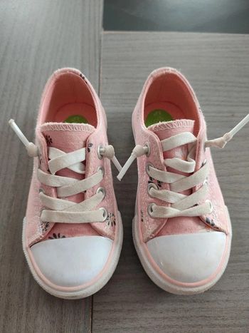 Baskets en toile taille 22