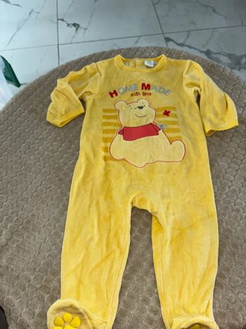 Pyjama Disney Winnie taille 18 mois très bon état