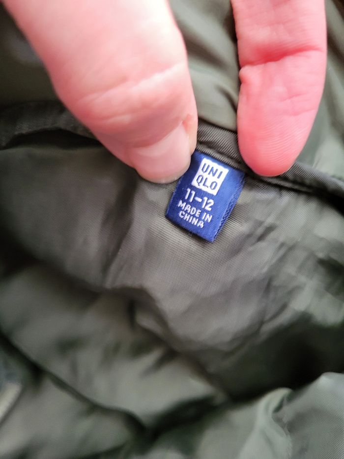 Doudoune fine Uniqlo kaki 11-12 ans capuche amovible - photo numéro 7