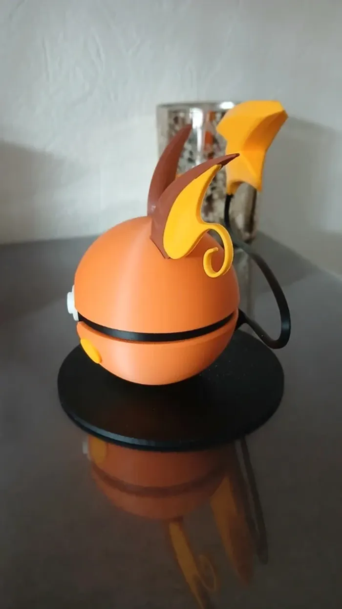 Pokeball Raichu - photo numéro 2