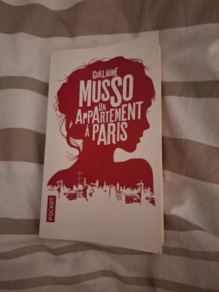 Livre "Un appartement à Paris" Guillaume Musso