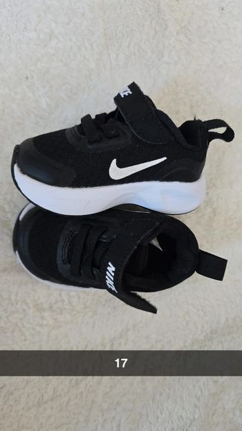 Basket nike noir et blanche