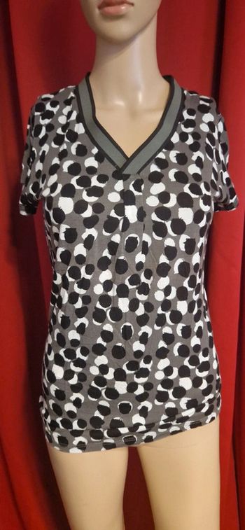 T-shirt sympa taille S 3 couleurs col V