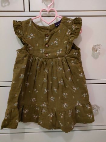 Robe verte à fleurs sergent major