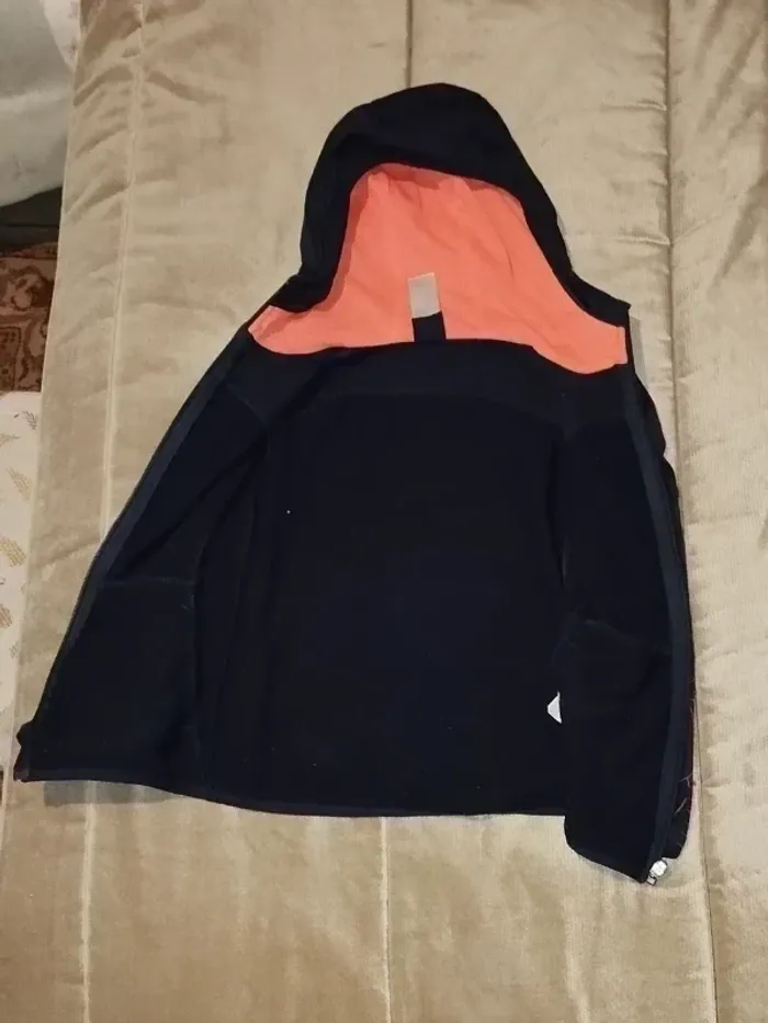 Gilet sport à capuche Décathlon bleu marine fille 8 à 9 ans  7528947121 - photo numéro 3