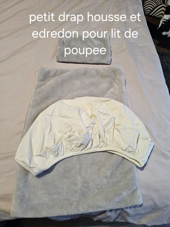 Lot de vêtements/accessoires - photo numéro 2