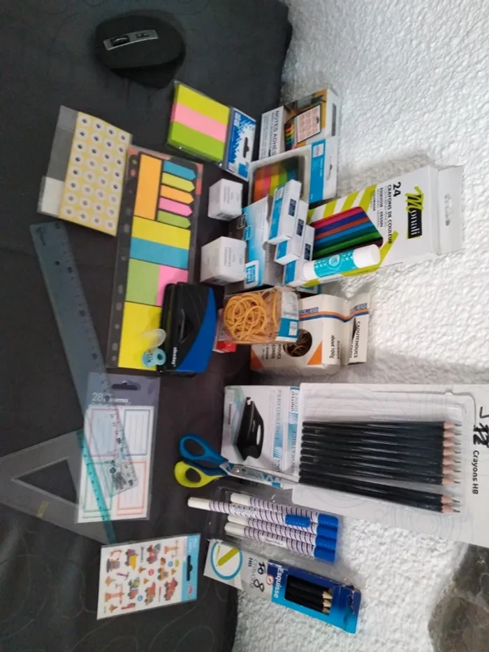Fournitures scolaires - photo numéro 2